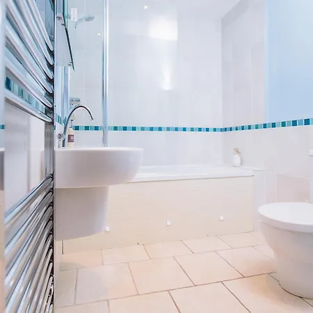 Tower Barn - Uk1282 *